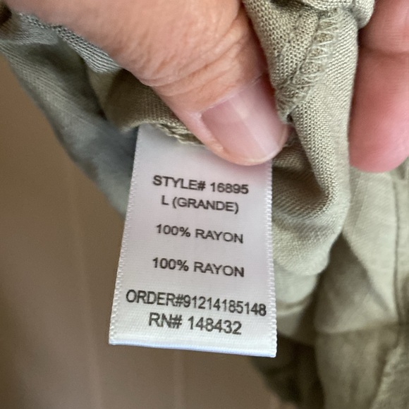 Ladies size large green short sleeve shirt by beceel - Picture 5 of 5